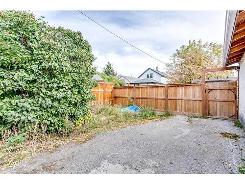 2321 Spiller Road Se, Calgary, AB - Outdoor