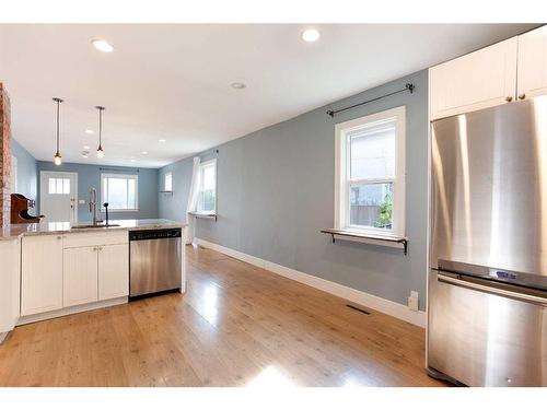 2321 Spiller Road Se, Calgary, AB - Indoor Photo Showing Kitchen With Stainless Steel Kitchen