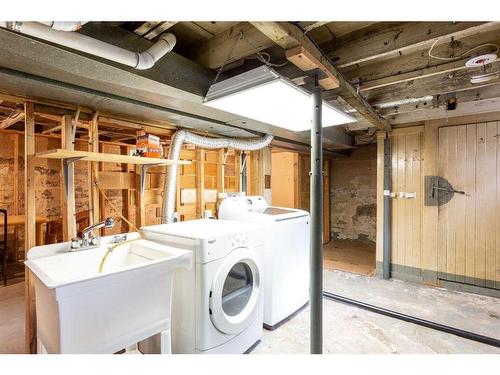 2321 Spiller Road Se, Calgary, AB - Indoor Photo Showing Laundry Room