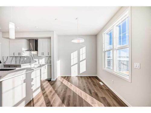 246 Hotchkiss Manor Se, Calgary, AB - Indoor Photo Showing Kitchen