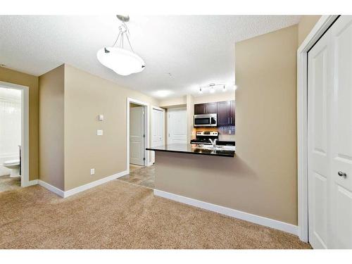 1214-81 Legacy Boulevard Se, Calgary, AB - Indoor Photo Showing Other Room