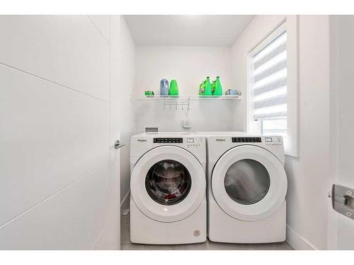 507 Monterey Drive Se, High River, AB - Indoor Photo Showing Laundry Room