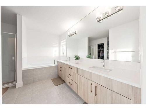 507 Monterey Drive Se, High River, AB - Indoor Photo Showing Bathroom