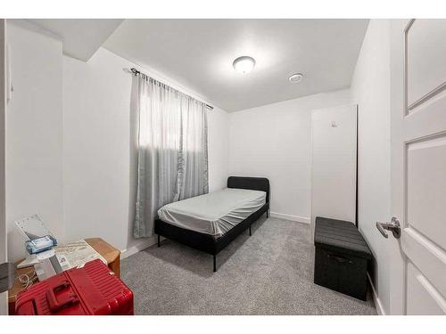 507 Monterey Drive Se, High River, AB - Indoor Photo Showing Bedroom