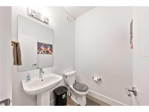 507 Monterey Drive Se, High River, AB - Indoor Photo Showing Bathroom