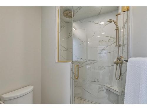 538 23 Avenue Sw, Calgary, AB - Indoor Photo Showing Bathroom