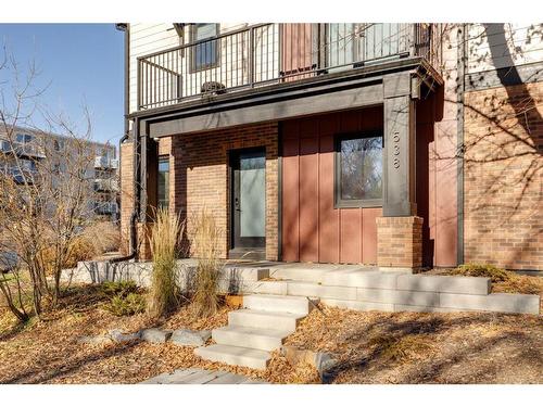 538 23 Avenue Sw, Calgary, AB - Outdoor With Balcony