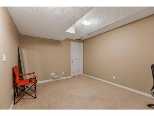 13 Copperfield Court Se, Calgary, AB - Indoor