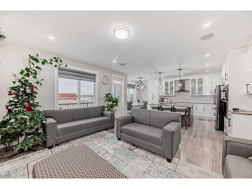 92 Saddlecrest Link Ne, Calgary, AB - Indoor Photo Showing Living Room