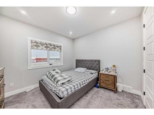 92 Saddlecrest Link Ne, Calgary, AB - Indoor Photo Showing Bedroom