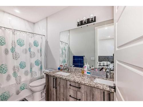 92 Saddlecrest Link Ne, Calgary, AB - Indoor Photo Showing Bathroom