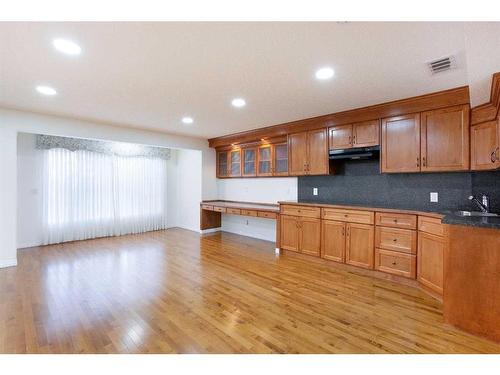 42 Royal Oak Grove Nw, Calgary, AB - Indoor Photo Showing Kitchen