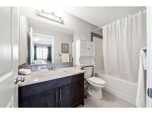 1-1407 3 Street Se, High River, AB - Indoor Photo Showing Bathroom