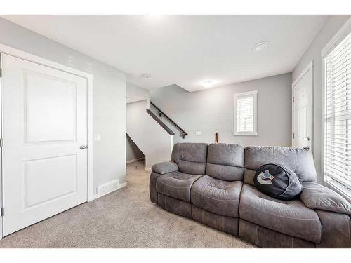 1-1407 3 Street Se, High River, AB - Indoor Photo Showing Living Room