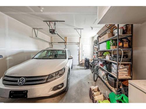 1-1407 3 Street Se, High River, AB - Indoor Photo Showing Garage