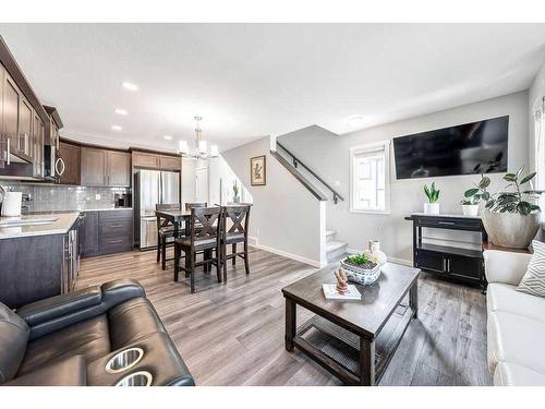 1-1407 3 Street Se, High River, AB - Indoor Photo Showing Living Room