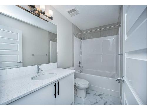 7 Homestead Passage, Calgary, AB - Indoor Photo Showing Bathroom