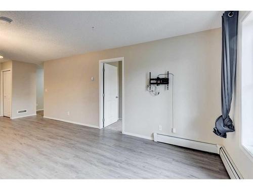 1335-81 Legacy Boulevard Se, Calgary, AB - Indoor Photo Showing Other Room