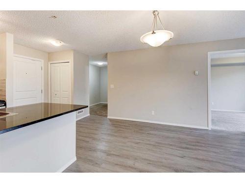 1335-81 Legacy Boulevard Se, Calgary, AB - Indoor Photo Showing Other Room