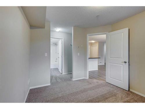 1335-81 Legacy Boulevard Se, Calgary, AB - Indoor Photo Showing Other Room