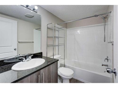 1335-81 Legacy Boulevard Se, Calgary, AB - Indoor Photo Showing Bathroom