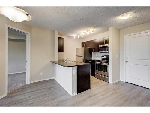 1335-81 Legacy Boulevard Se, Calgary, AB - Indoor Photo Showing Kitchen