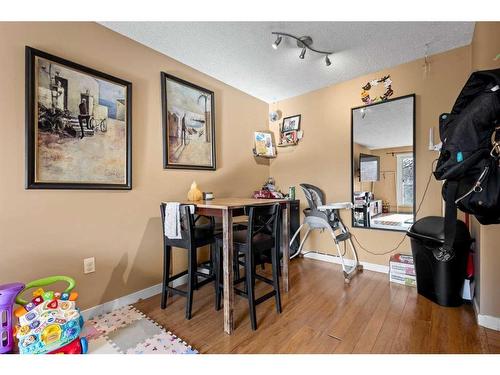 303-10 Dover Point Se, Calgary, AB - Indoor Photo Showing Dining Room