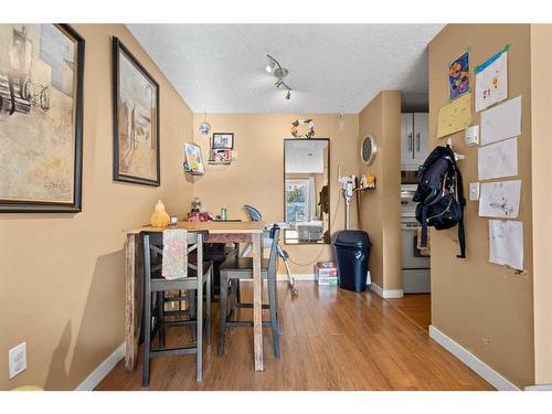 303-10 Dover Point Se, Calgary, AB - Indoor Photo Showing Dining Room