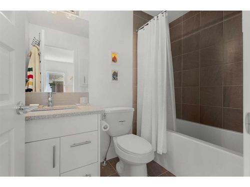 446 Quarry Way Se, Calgary, AB - Indoor Photo Showing Bathroom