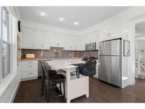 446 Quarry Way Se, Calgary, AB - Indoor Photo Showing Kitchen