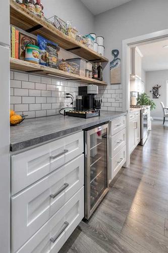 132 Sunrise Common, Cochrane, AB - Indoor Photo Showing Kitchen