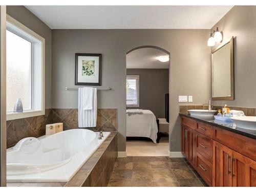 111 Cranleigh Terrace Se, Calgary, AB - Indoor Photo Showing Bathroom