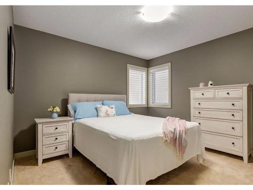 111 Cranleigh Terrace Se, Calgary, AB - Indoor Photo Showing Bedroom