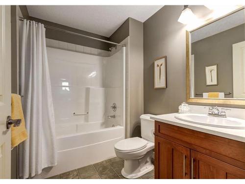 111 Cranleigh Terrace Se, Calgary, AB - Indoor Photo Showing Bathroom