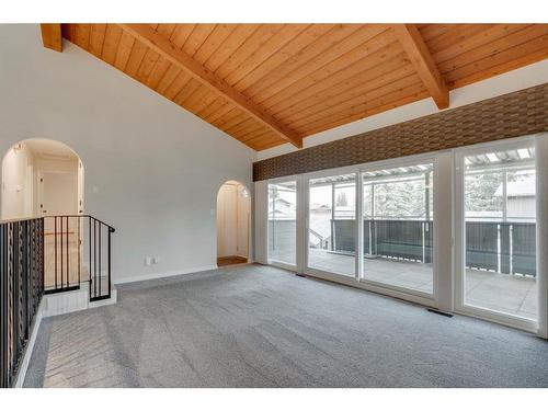 3020 Palliser Drive Sw, Calgary, AB - Indoor Photo Showing Other Room