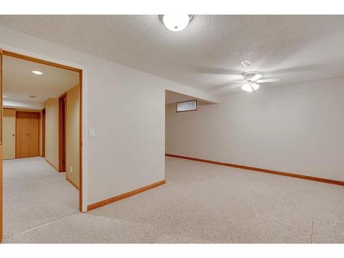 3020 Palliser Drive Sw, Calgary, AB - Indoor Photo Showing Other Room