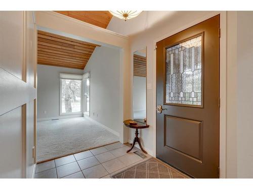 3020 Palliser Drive Sw, Calgary, AB - Indoor Photo Showing Other Room