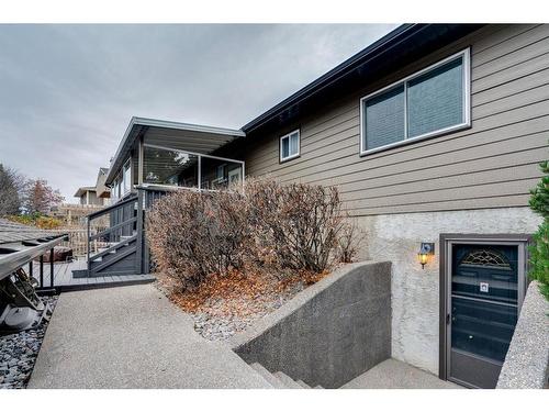 3020 Palliser Drive Sw, Calgary, AB - Outdoor With Exterior