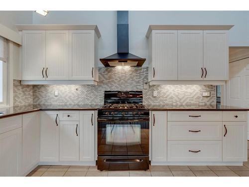 3020 Palliser Drive Sw, Calgary, AB - Indoor Photo Showing Kitchen