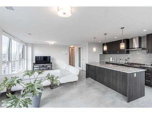 1802-303 13 Avenue Sw, Calgary, AB - Indoor Photo Showing Kitchen With Upgraded Kitchen