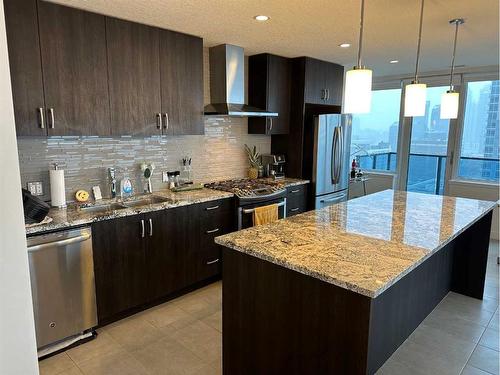 1802-303 13 Avenue Sw, Calgary, AB - Indoor Photo Showing Kitchen With Stainless Steel Kitchen With Upgraded Kitchen