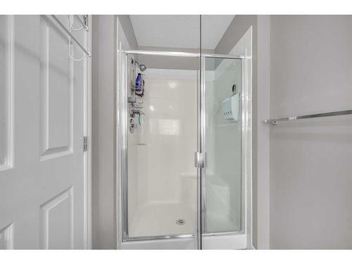 113 West Lakeview Crescent, Chestermere, AB - Indoor Photo Showing Bathroom