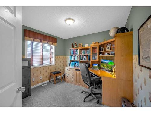 113 West Lakeview Crescent, Chestermere, AB - Indoor Photo Showing Office