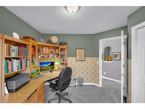 113 West Lakeview Crescent, Chestermere, AB - Indoor Photo Showing Office