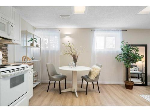 543 Summerwood Place Se, Airdrie, AB - Indoor Photo Showing Kitchen