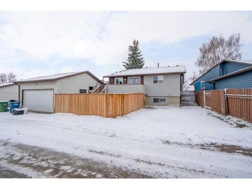 543 Summerwood Place Se, Airdrie, AB - Outdoor With Exterior