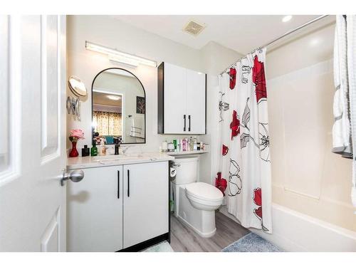 71 Hidden Creek Rise Nw, Calgary, AB - Indoor Photo Showing Bathroom