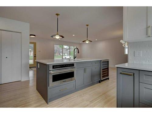 10632 Waneta Crescent Se, Calgary, AB - Indoor Photo Showing Kitchen