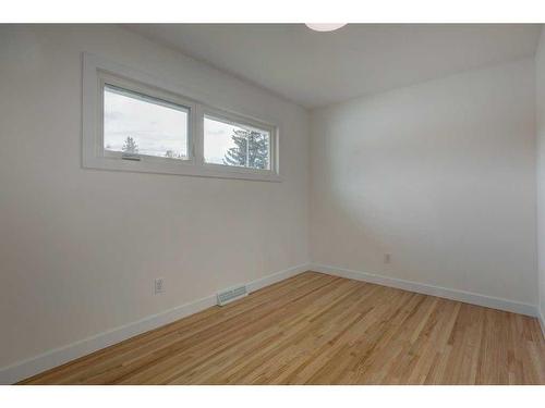 10632 Waneta Crescent Se, Calgary, AB - Indoor Photo Showing Other Room