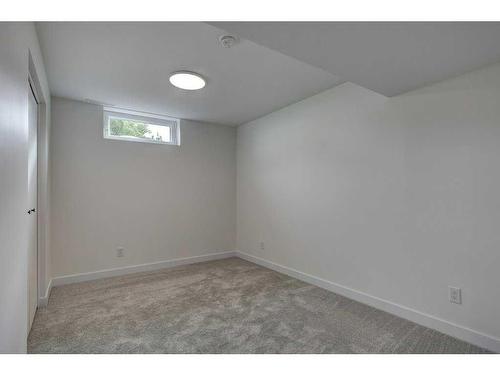 10632 Waneta Crescent Se, Calgary, AB - Indoor Photo Showing Other Room